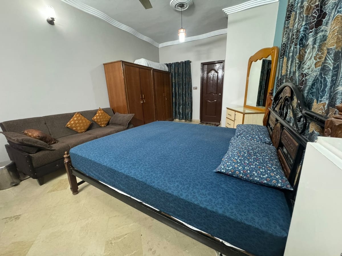 Elegant 2 Bedrooms Penthouse in Gulistan E Johar — 4