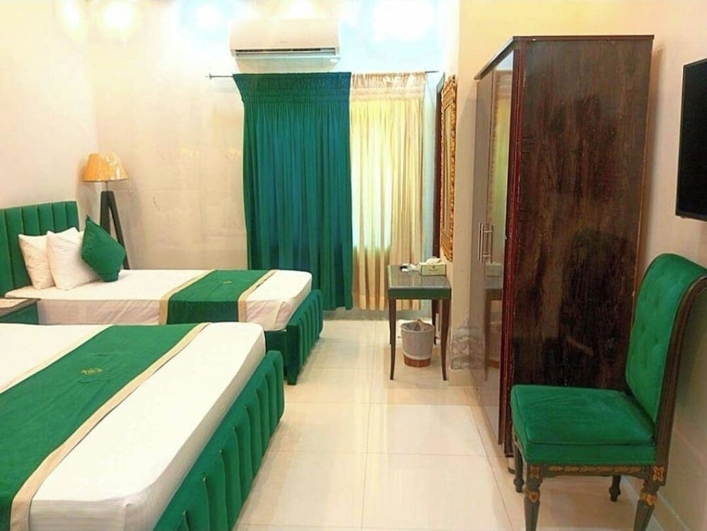 Galaxy Family Hotel Karachi Airport — 5