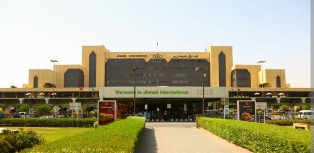 Hotel Bed & Rest Airport — 4