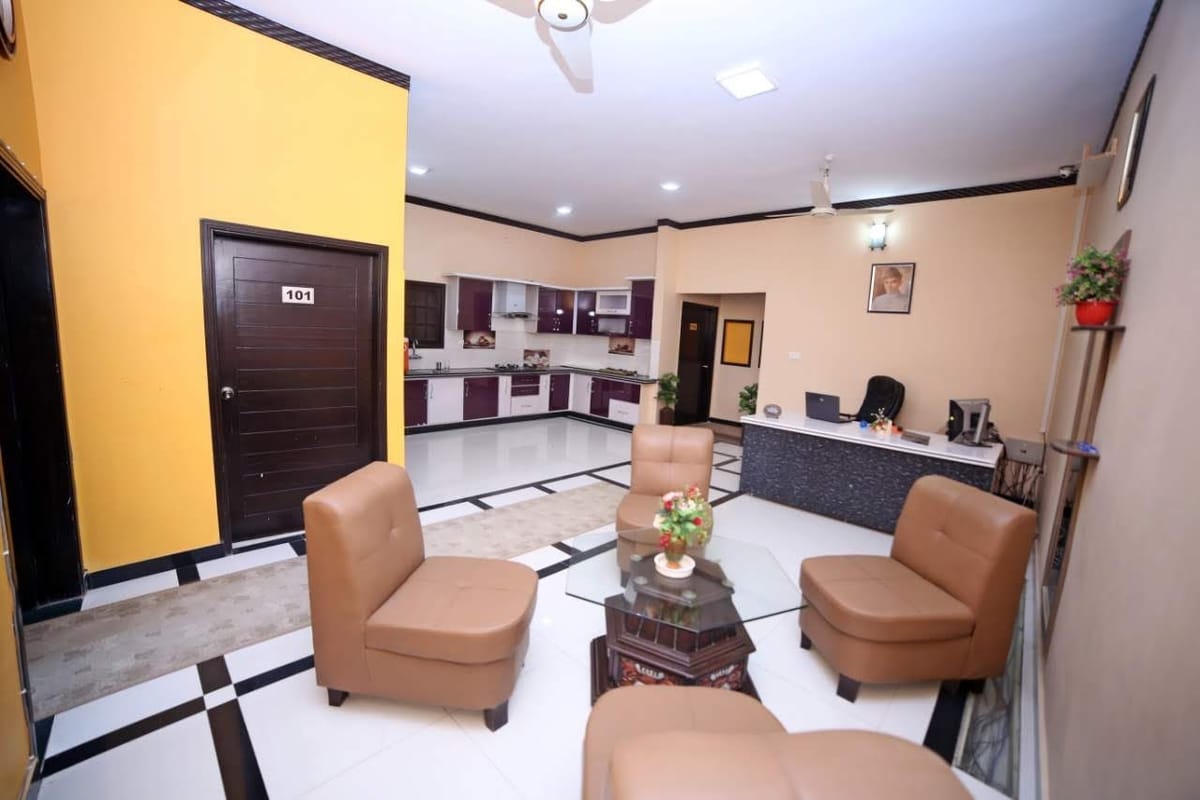 Season inn Guest House — 1