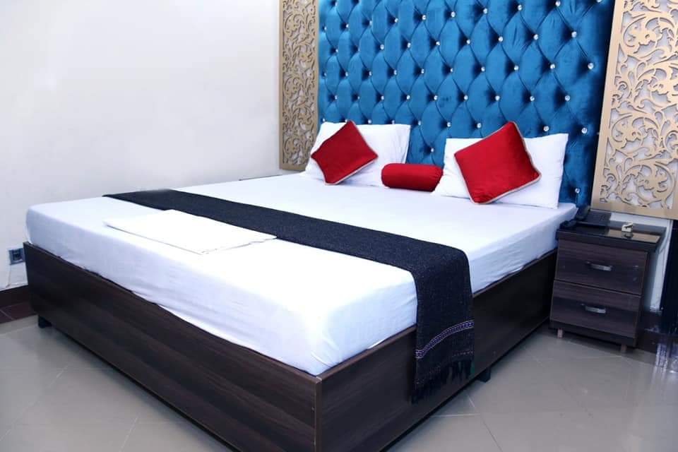 Show Times Capital Guest House — 4