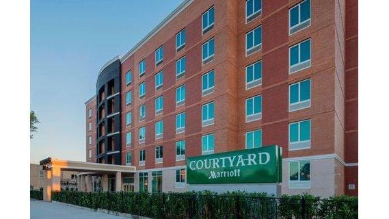 Courtyard by Marriott New York Queens/Fresh Meadows — 2