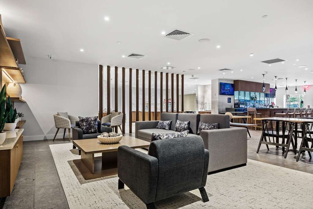 DoubleTree by Hilton New York JFK Airport — 1