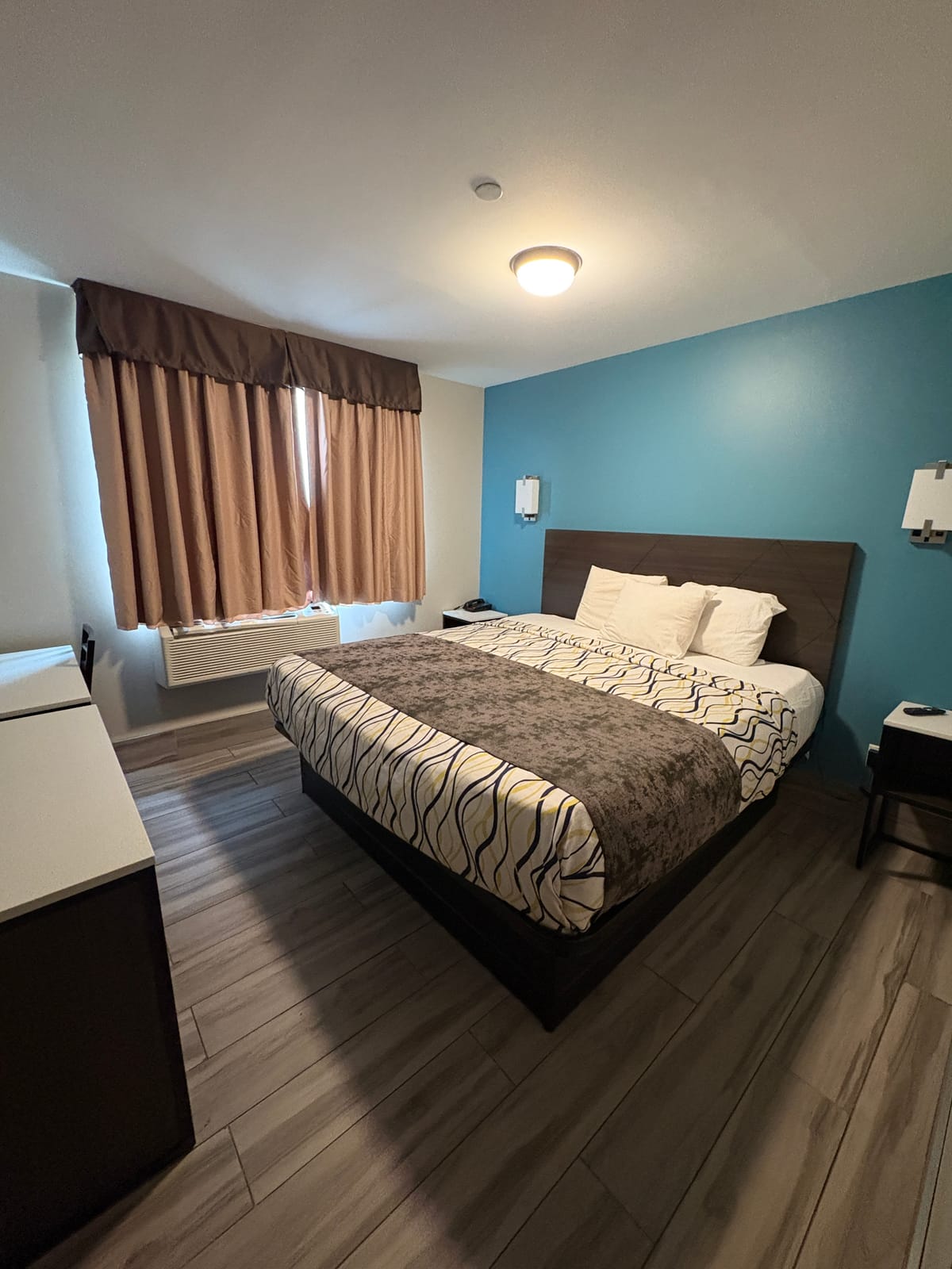 Hotel 369 Brooklyn — 1