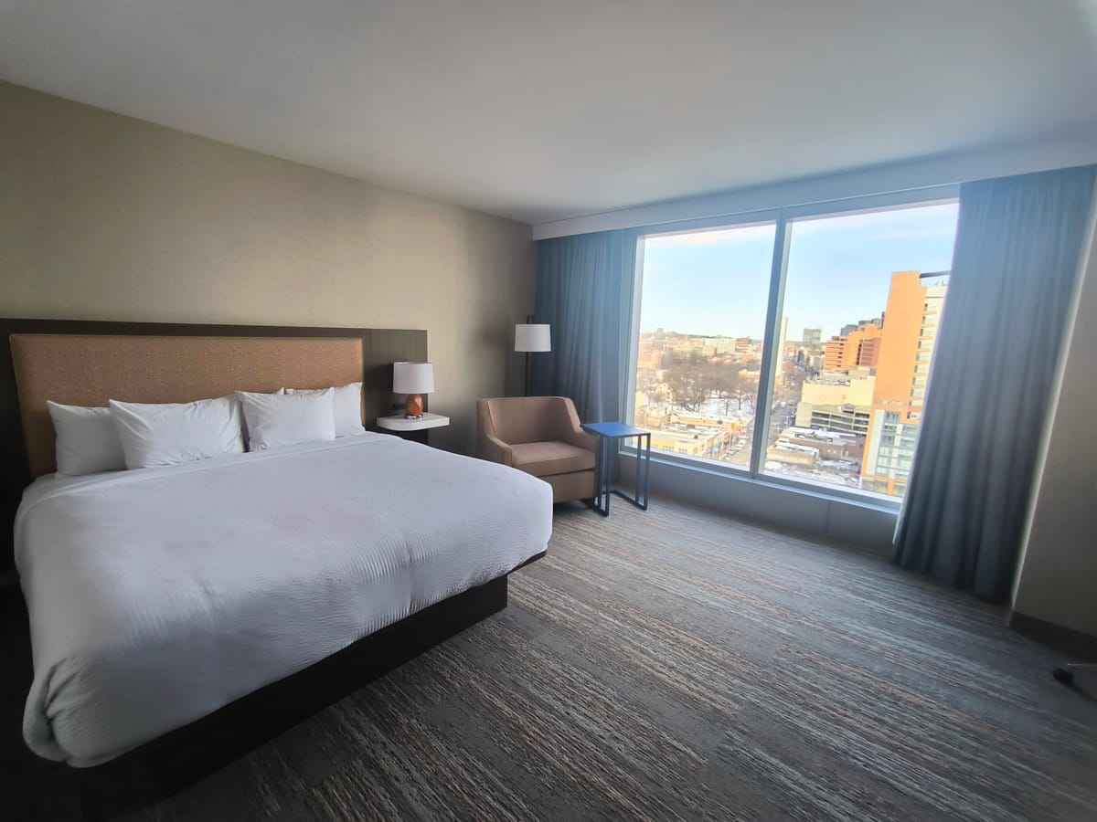 La Quinta Inn & Suites By Wyndham Queens NYC/JFK Airtrain — 1