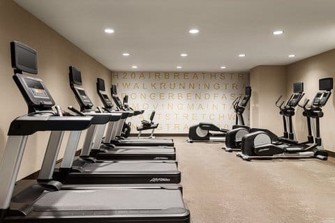 Residence Inn by Marriott New York JFK Airport — 4