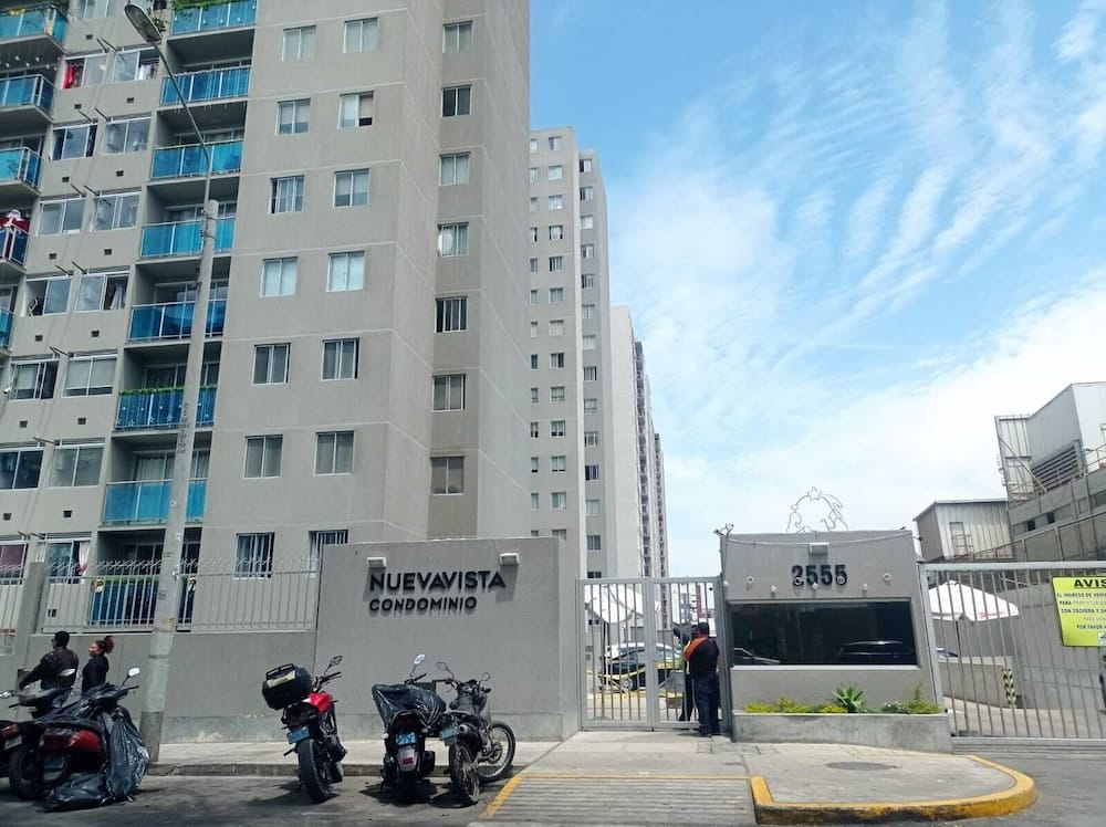 Alojando Perú — 2