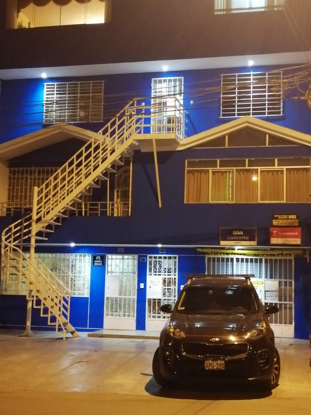LOPEZ HOUSE (Hospedaje y servicio de guarda Equipaje) Luggage Storage Service — 4