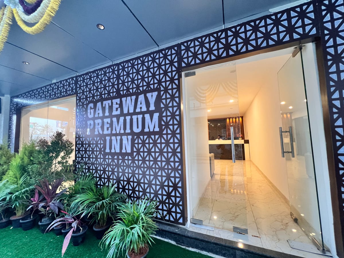 Hotel Gateway Premium Inn — 1