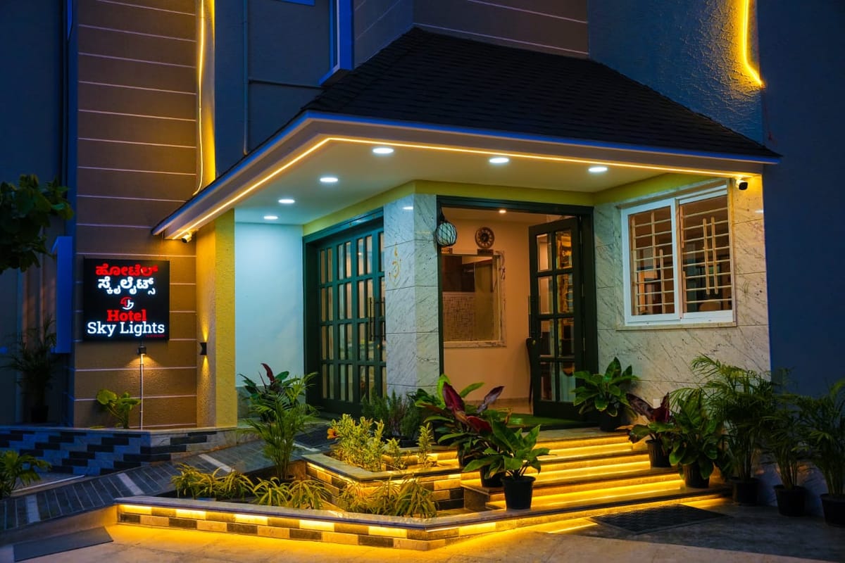Hotel SkyLights — 1