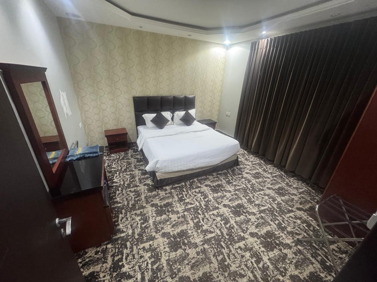 Retaz Hotel Suites — 5