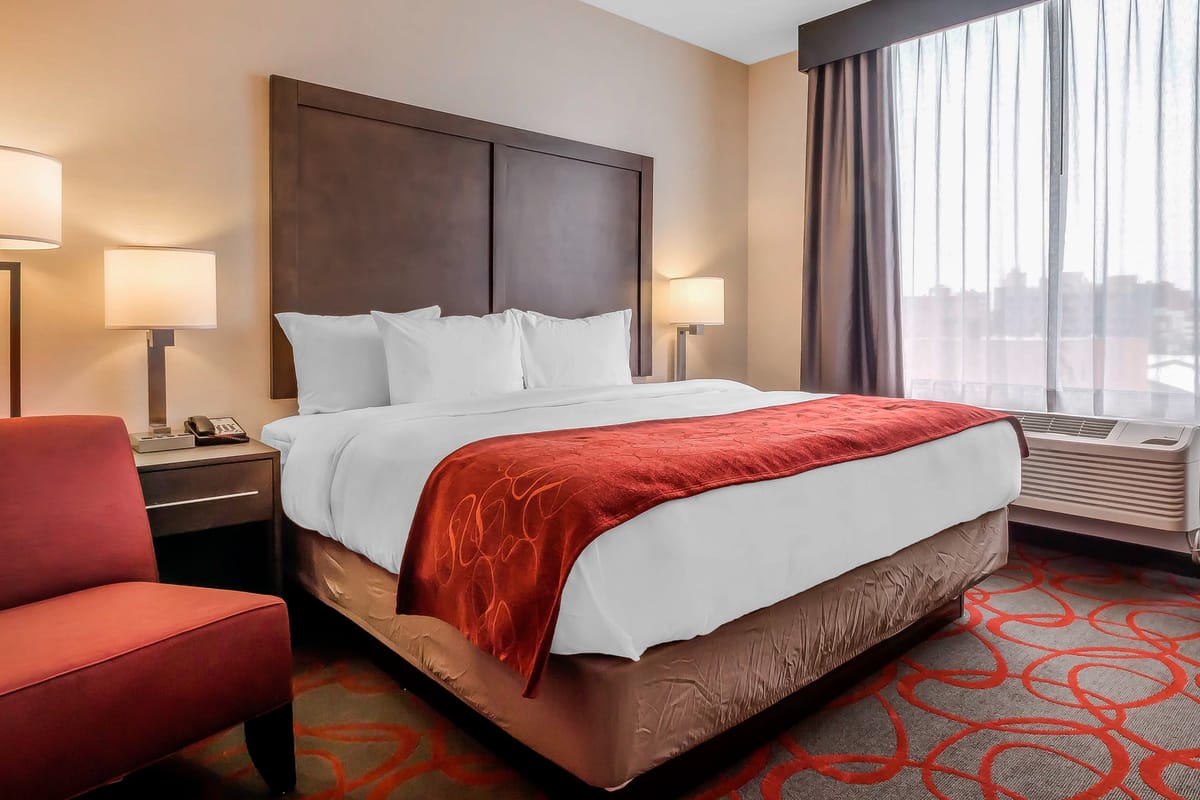 Comfort Inn & Suites — 1