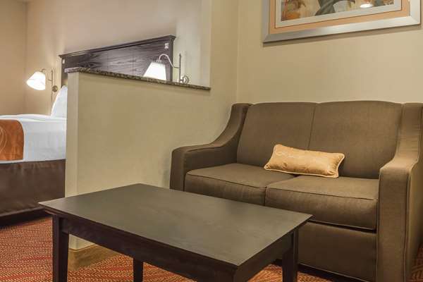 Comfort Inn & Suites LaGuardia Airport — 5