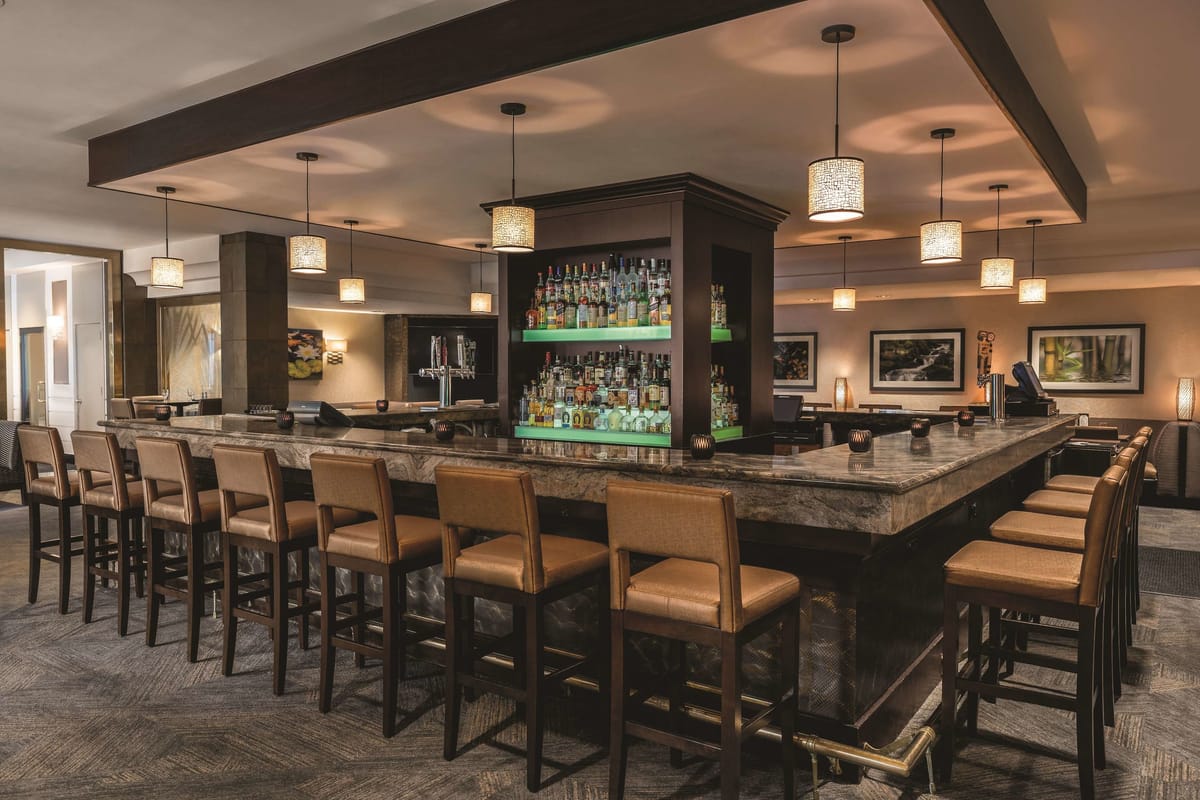 DoubleTree by Hilton New York LaGuardia Airport — 1