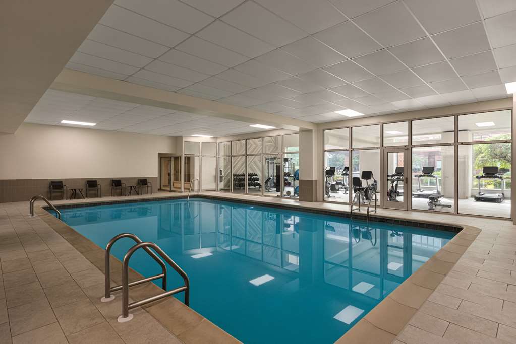 DoubleTree by Hilton New York LaGuardia Airport — 4
