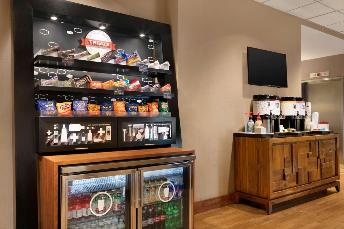 Hampton Inn New York - LaGuardia Airport — 3