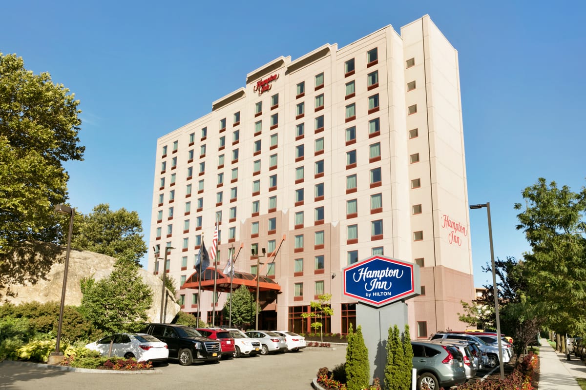 Hampton Inn New York - LaGuardia Airport — 4