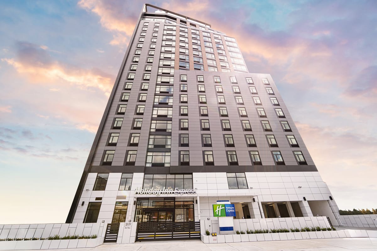 Holiday Inn Express Long Island City E - New York by IHG — 1