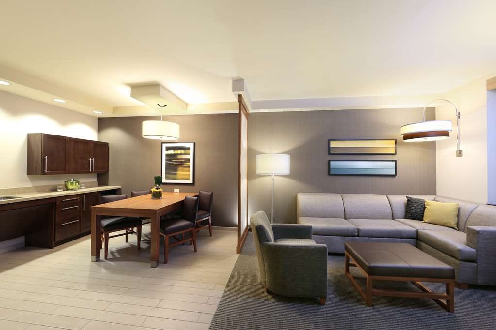 Hyatt Place Flushing/LaGuardia Airport — 4