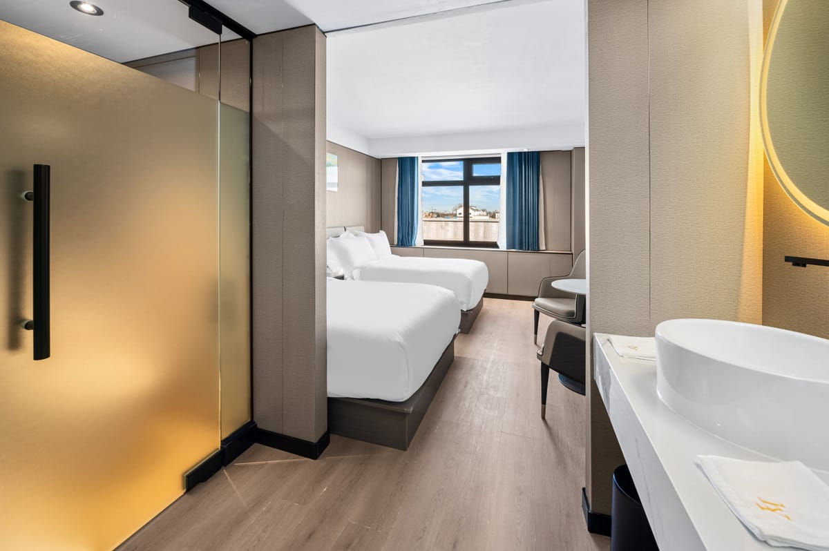 LY New York Hotel — 5