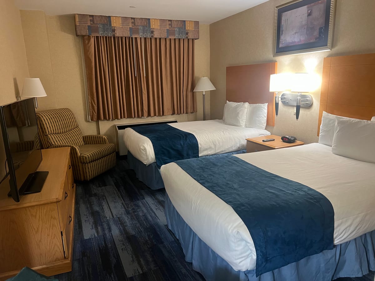 Marco LaGuardia Hotel and Suites — 4