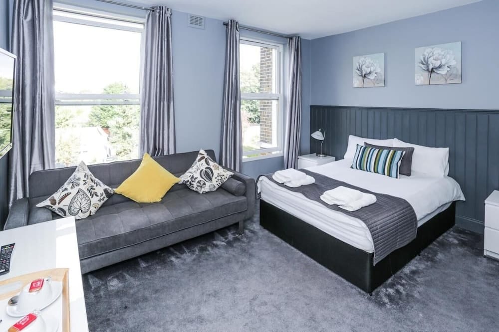 Beckenham Park Hotel — 1
