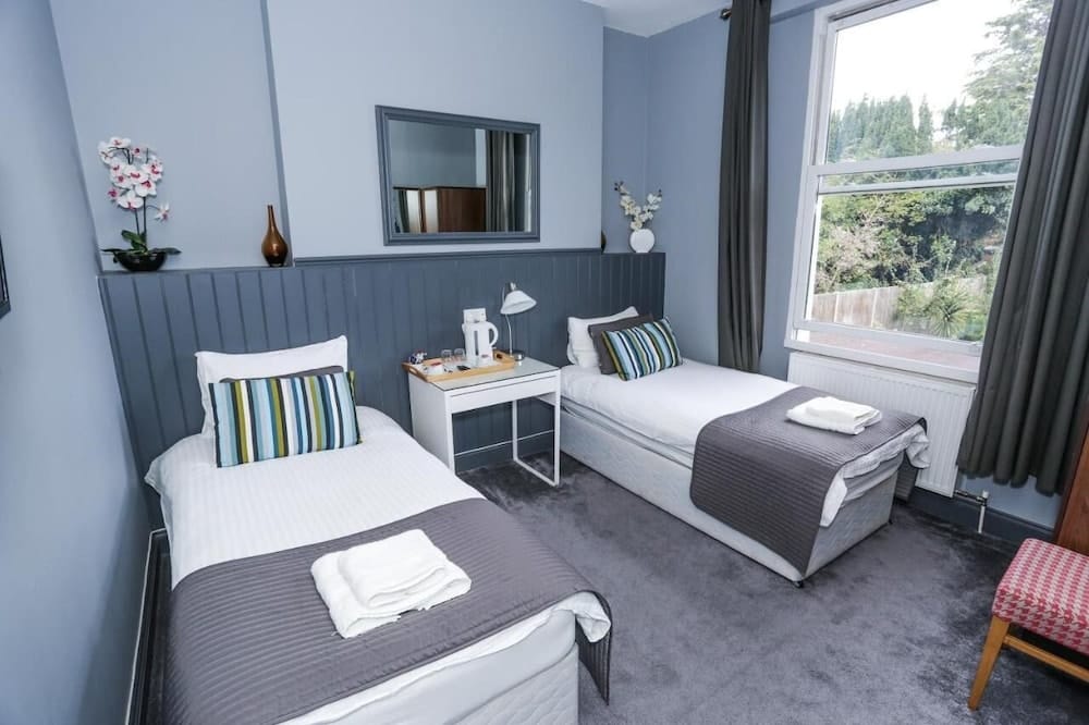 Beckenham Park Hotel — 3