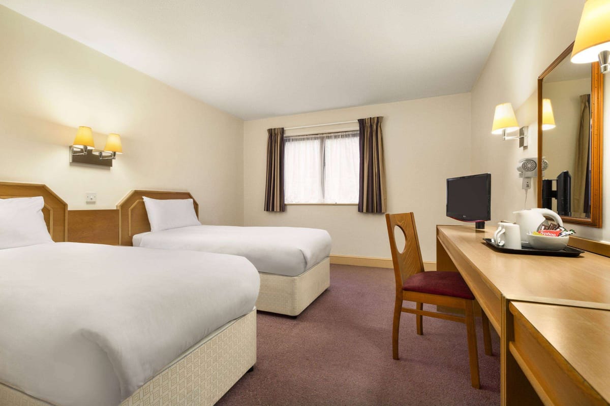 Days Inn by Wyndham Sevenoaks Clacket Lane — 2