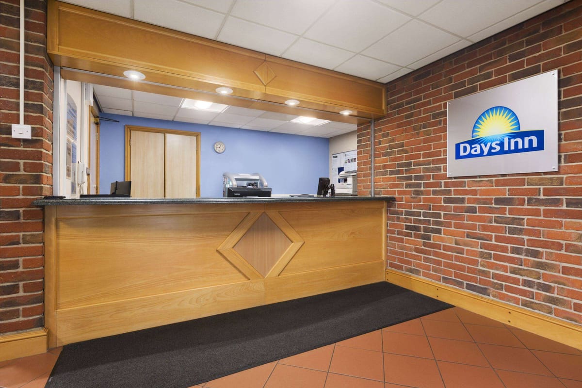 Days Inn by Wyndham Sevenoaks Clacket Lane — 4