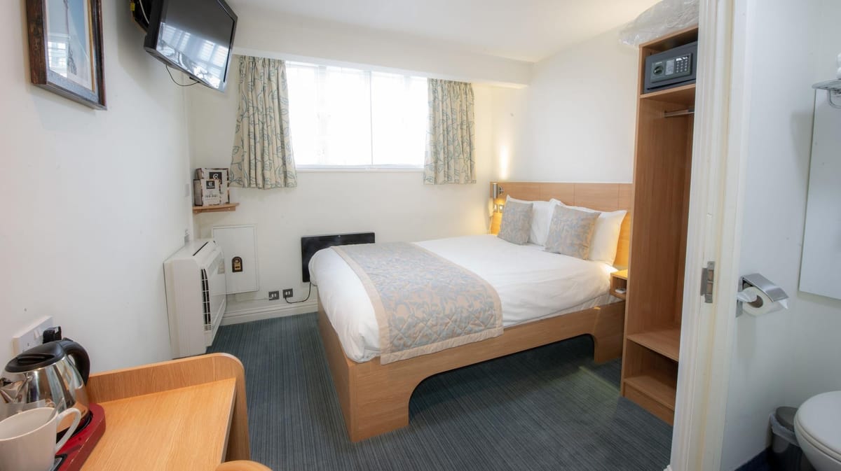 Connaught House Hotel (Excel) — 3