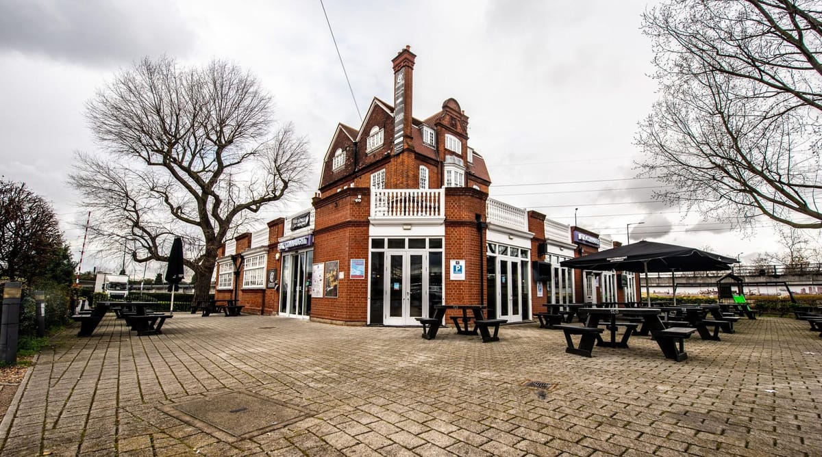 Connaught House Hotel (Excel) — 5