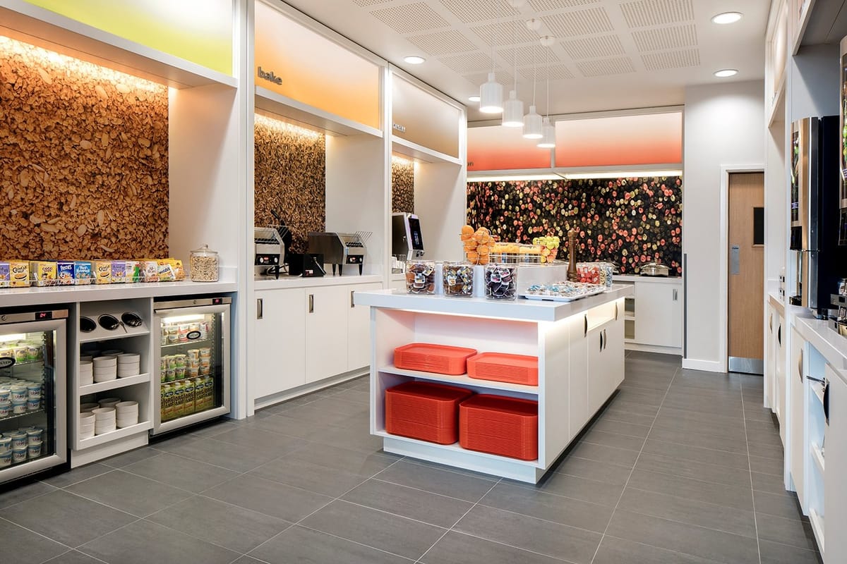 Hampton by Hilton London Excel — 3