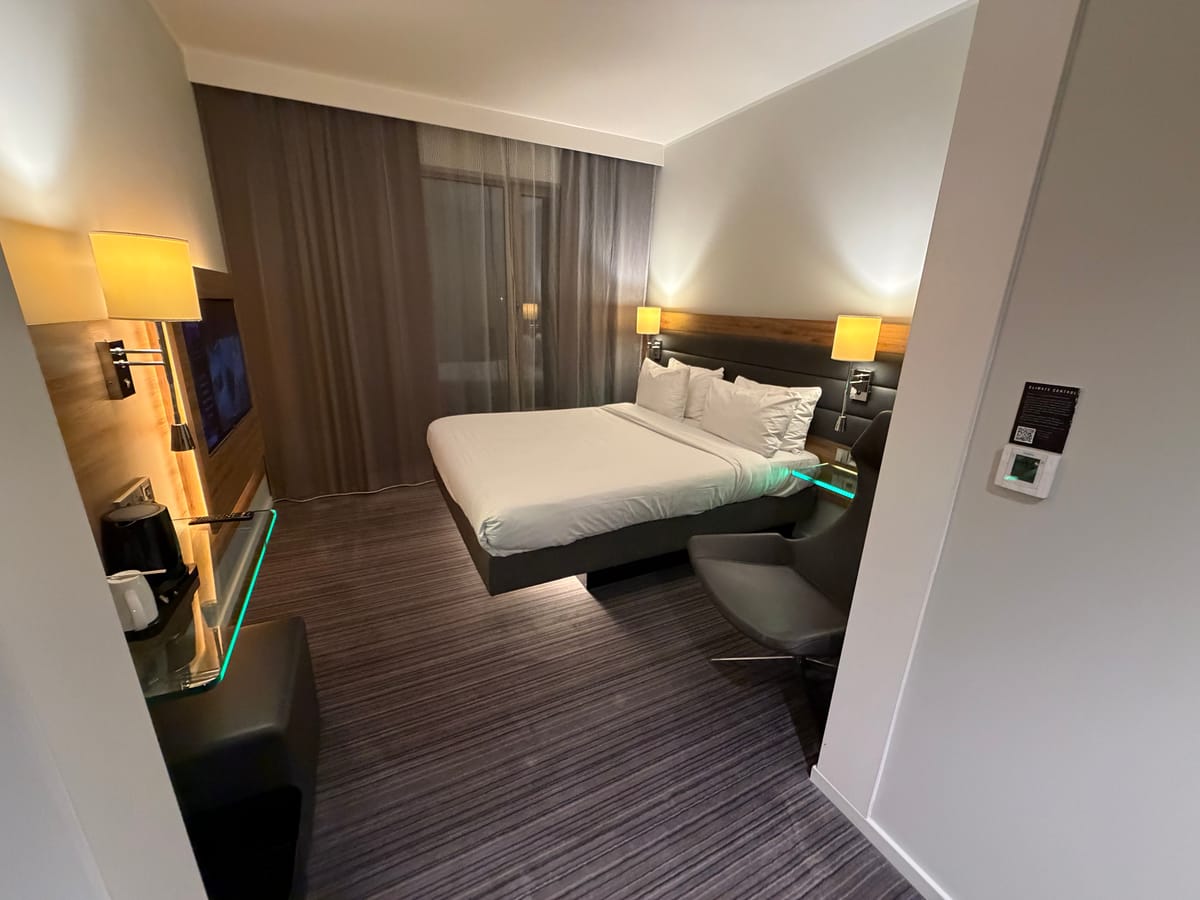 Moxy London Excel — 1