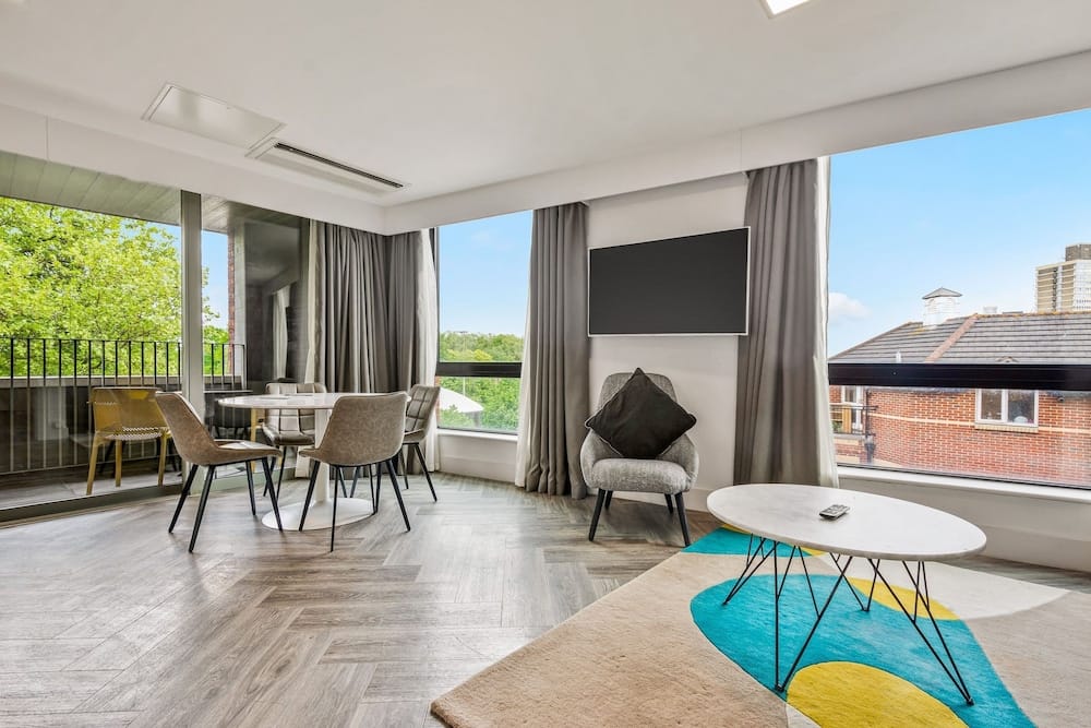 Roomzzz Aparthotel London Stratford — 2