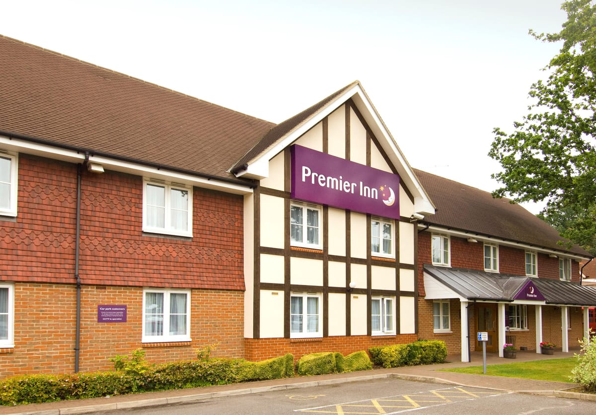 Premier Inn London Gatwick Airport East (Balcombe Road) hotel — 5