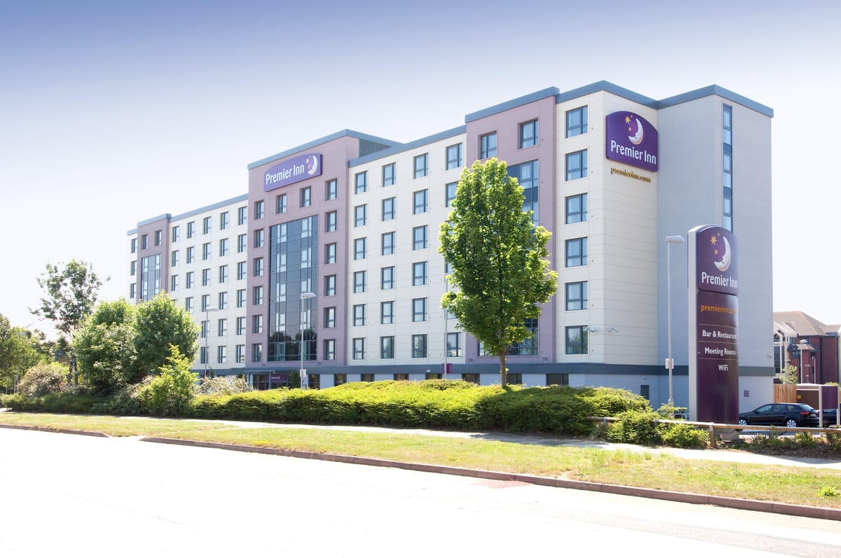 Premier Inn London Gatwick Airport (Manor Royal) hotel — 5