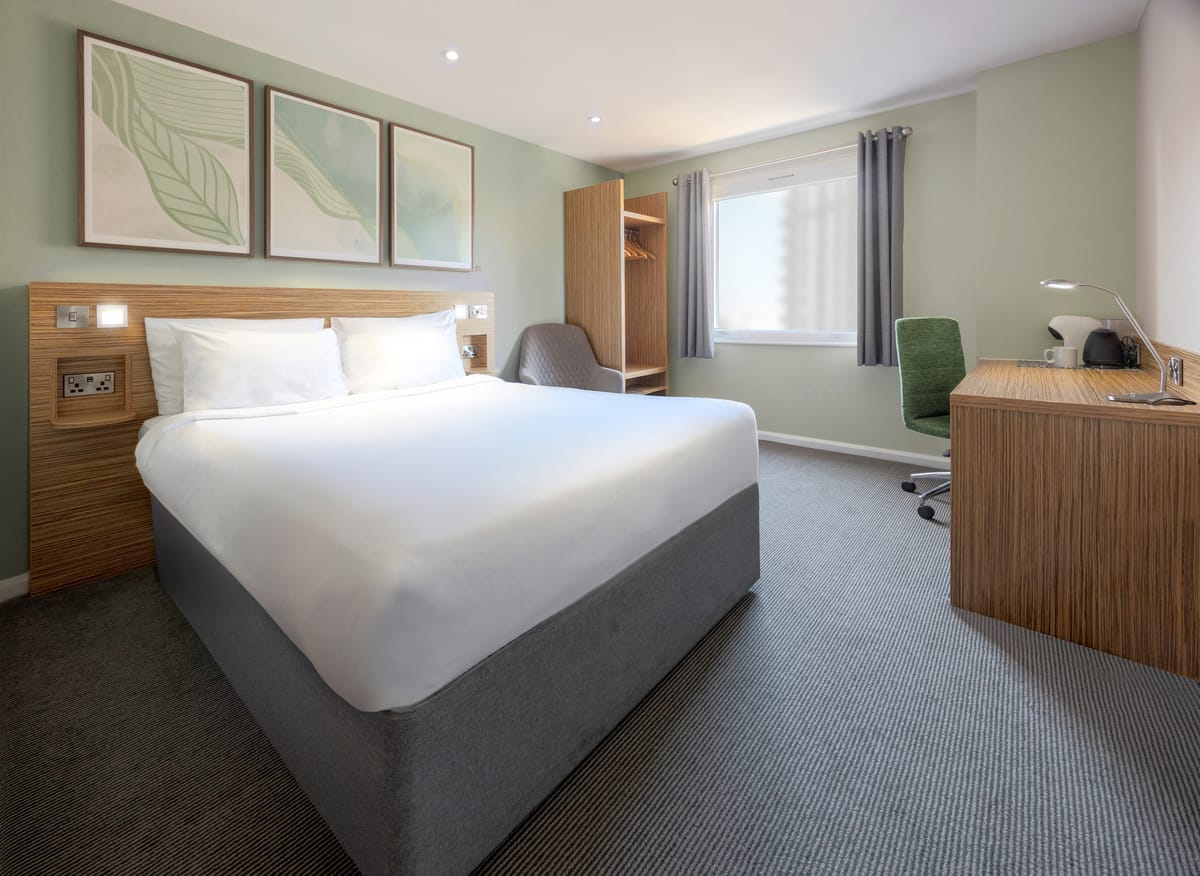 Travelodge Gatwick Airport Central — 4