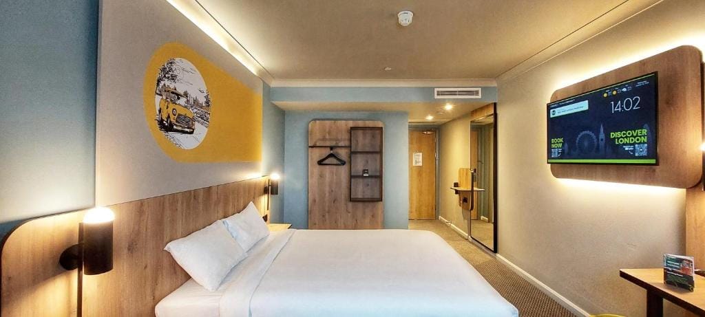 B&B HOTEL London Heathrow — 1