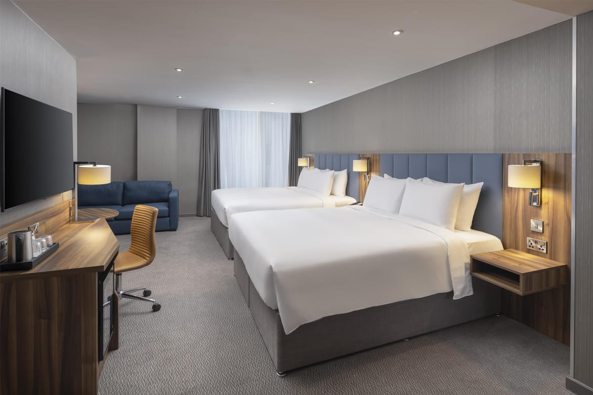 Hilton Garden Inn London Heathrow Terminals 2 and 3 — 1