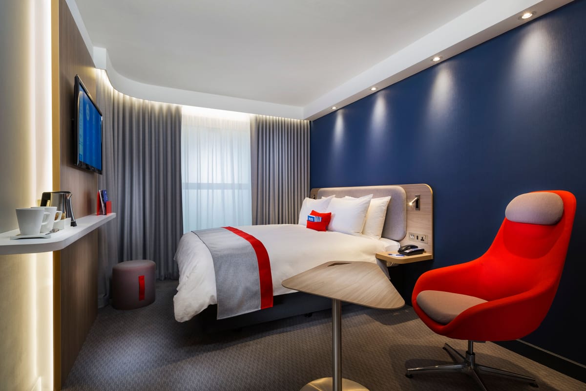 Holiday Inn Express London Heathrow T4 by IHG — 3