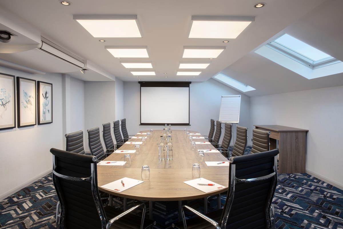 Leonardo Hotel London Heathrow Airport — 5