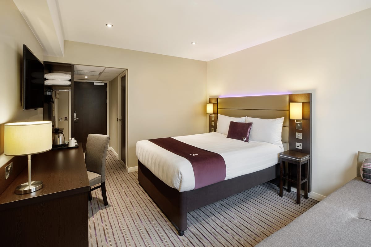 Premier Inn London Heathrow Airport T2 & T3 (Bath Road) hotel