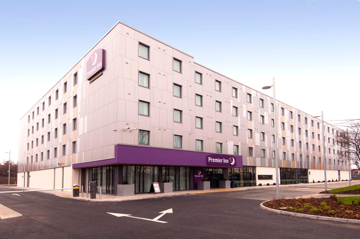 Premier Inn London Heathrow Airport Terminal 5 hotel — 3