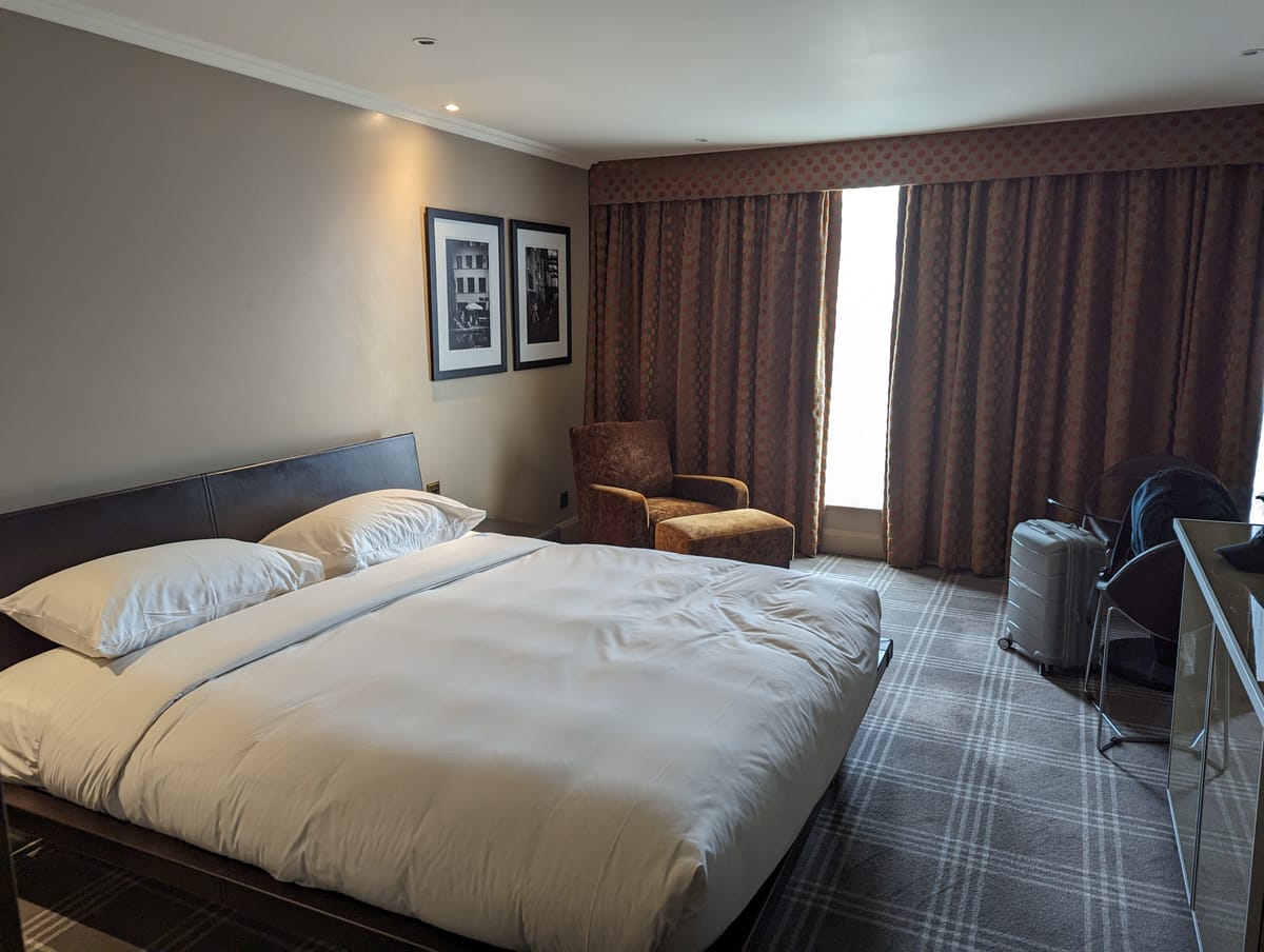 Radisson Blu Hotel, London Heathrow — 4