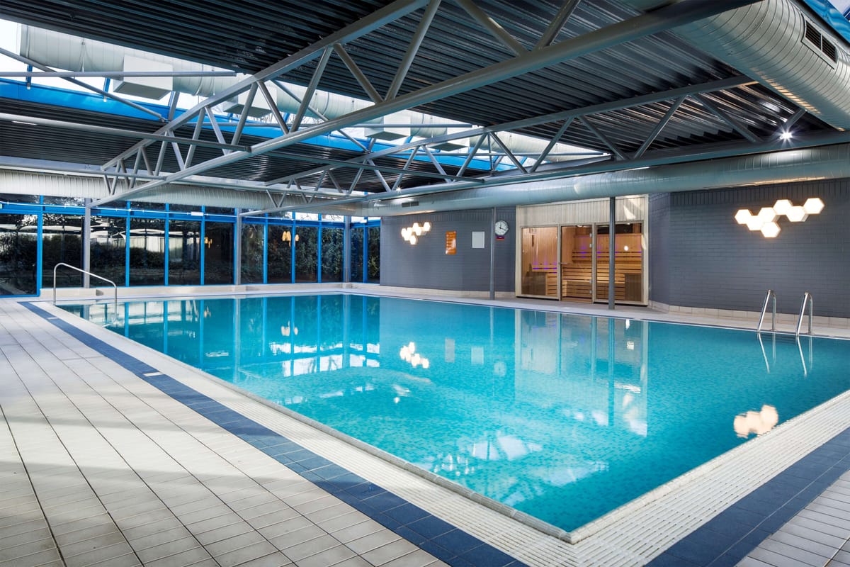 Radisson RED Hotel London Heathrow — 2