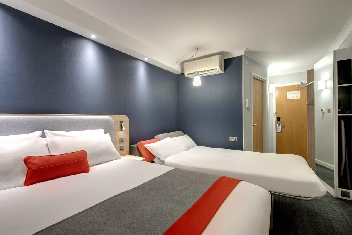 Holiday Inn Express London - Luton Airport by IHG — 2