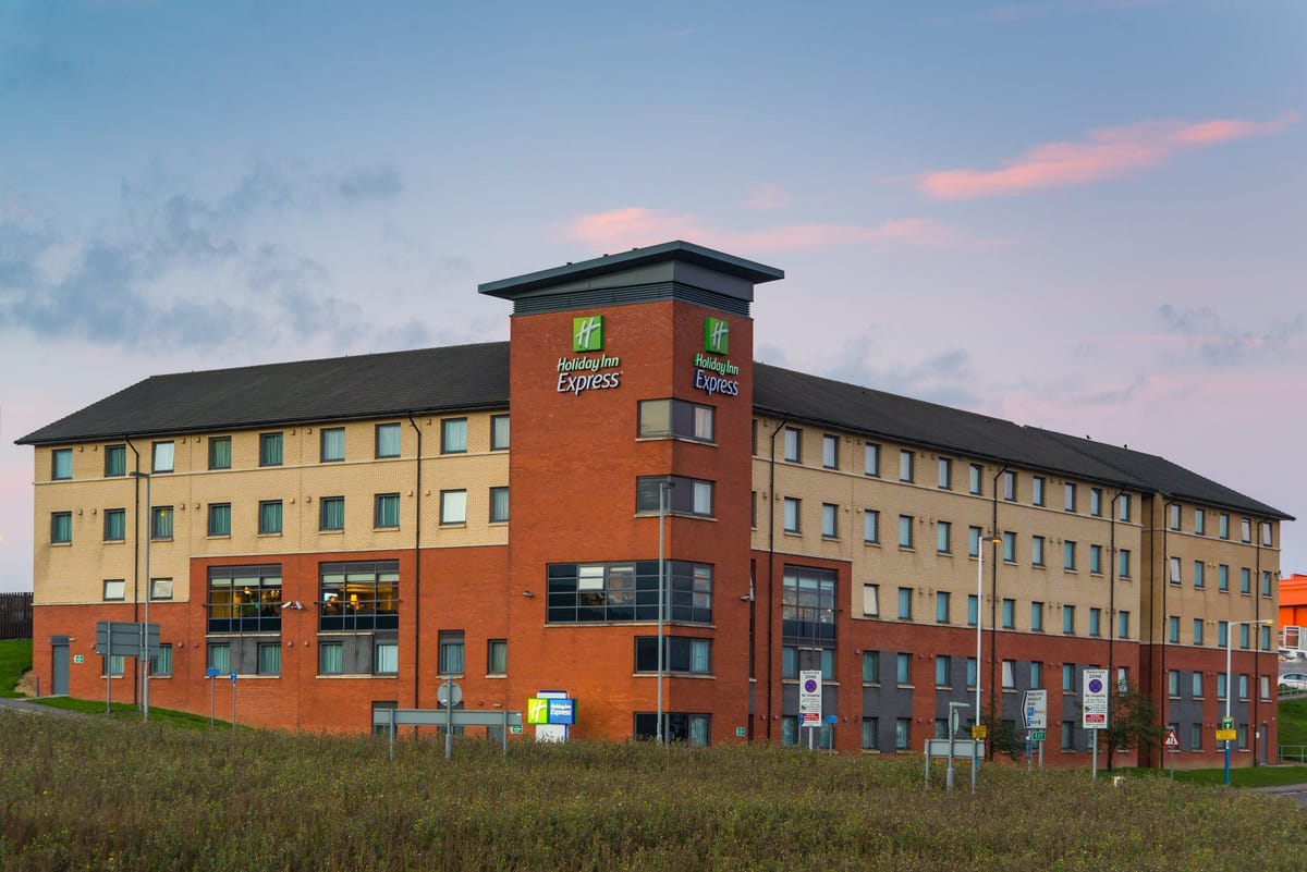 Holiday Inn Express London - Luton Airport by IHG — 5