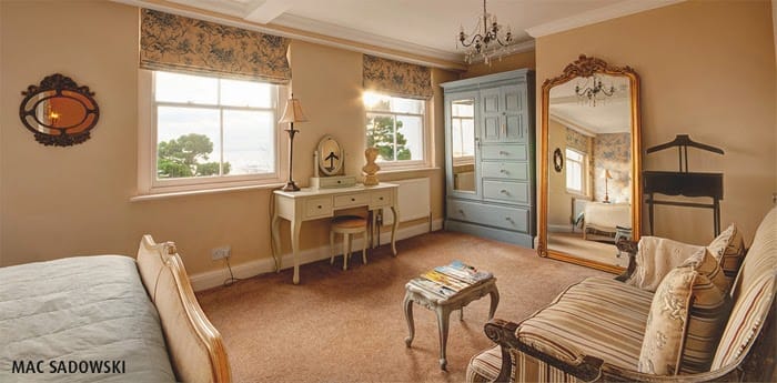 Hamiltons Boutique Hotel - Accommodation & Tea Room - Southend on Sea — 3