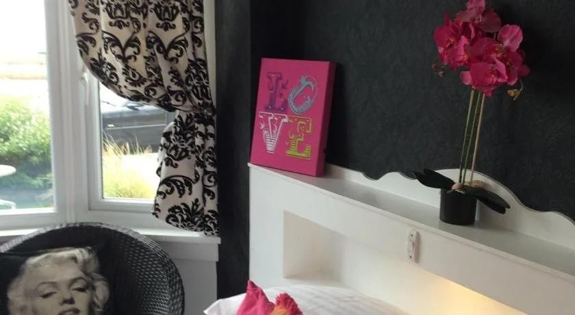 WNS Hotel — 5