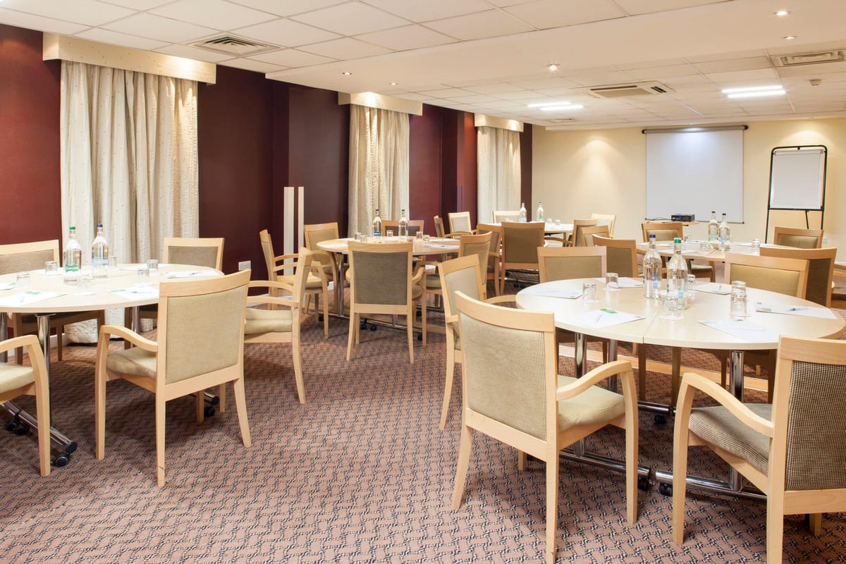 Holiday Inn Express London - Stansted Airport by IHG — 4
